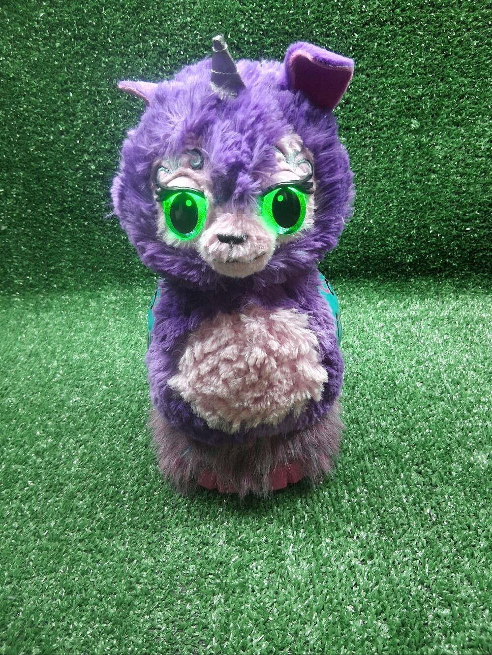 Purple Hatchimals Llamacorn Extending Neck Animated Light Up Eyes & Talking Toy